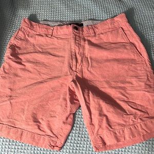 EUC mens Banana Republic shorts** light nice looking reddish color** Sz 35
